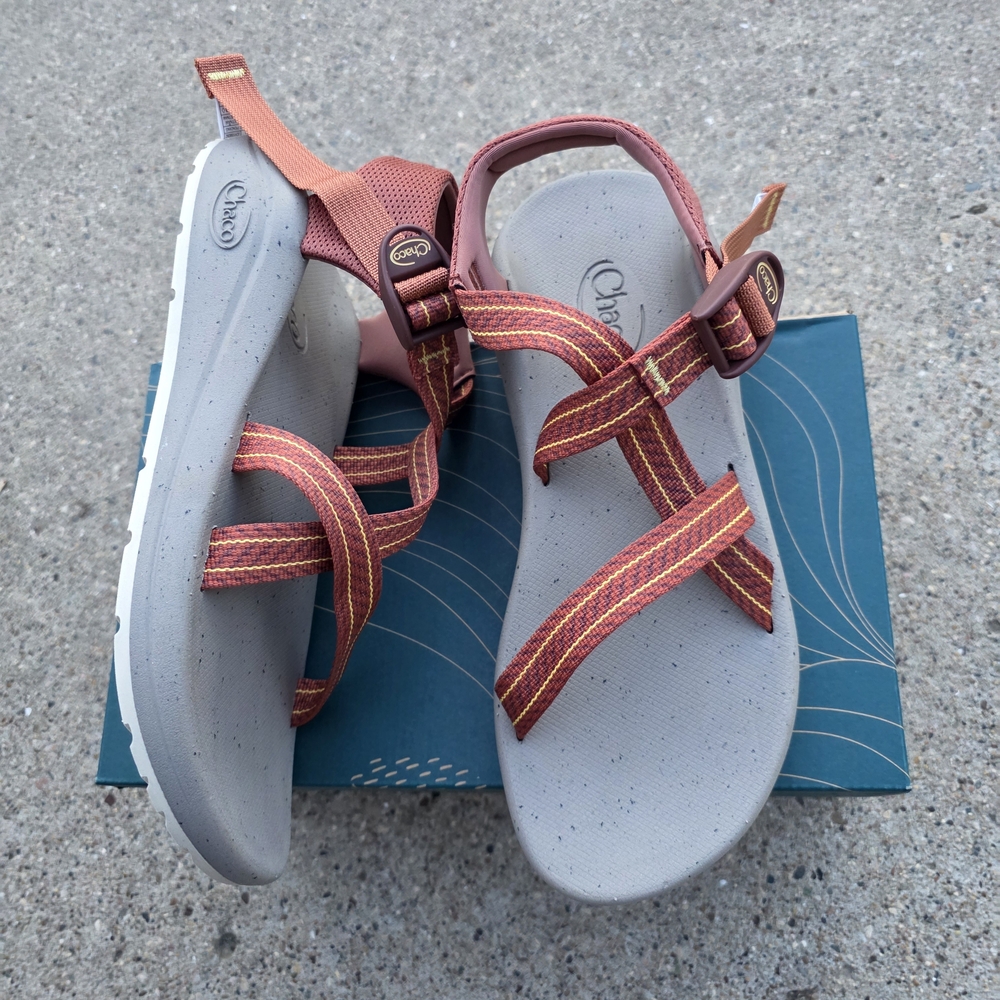 Chaco CushZ Cushioned Sandals Women Size 10